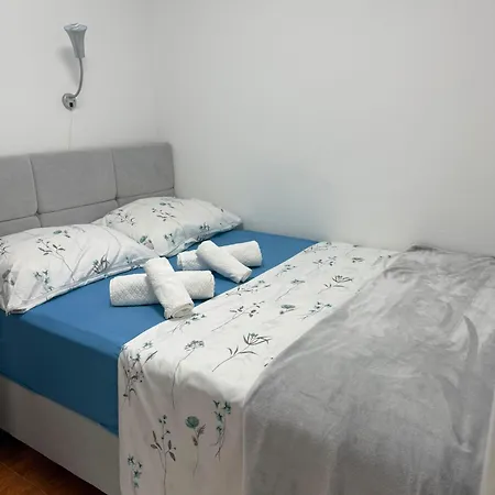 Lara Apartmán
